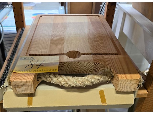 Lot 87 - houten snijplank nieuw - afbeelding 1 van  2