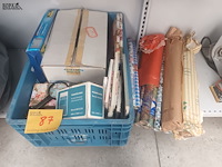 Lot 87 - kantoormateriaal en inpakpapier - afbeelding 1 van  5