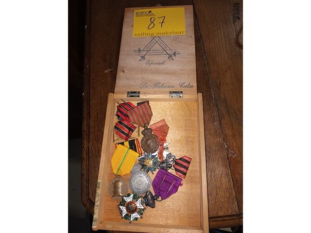 Lot 87 - medailles. 8 stuks - afbeelding 1 van  5