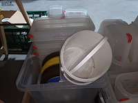 Lot 87 - pvc bakken en bewaardozen - afbeelding 2 van  4