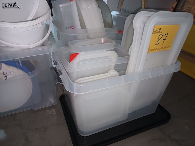 Lot 87 - pvc bakken en bewaardozen - afbeelding 4 van  4