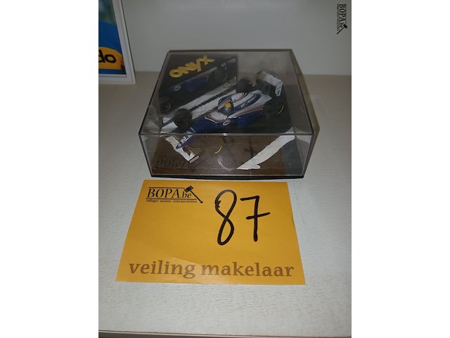 Lot 87 - schaalmodel renault ayrton senna - afbeelding 1 van  5