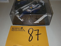 Lot 87 - schaalmodel renault ayrton senna - afbeelding 1 van  5