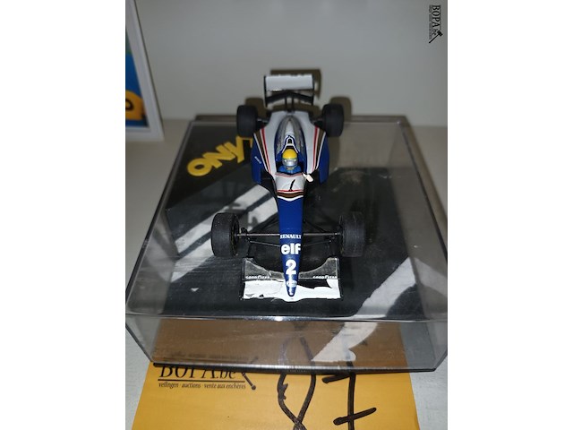 Lot 87 - schaalmodel renault ayrton senna - afbeelding 3 van  5