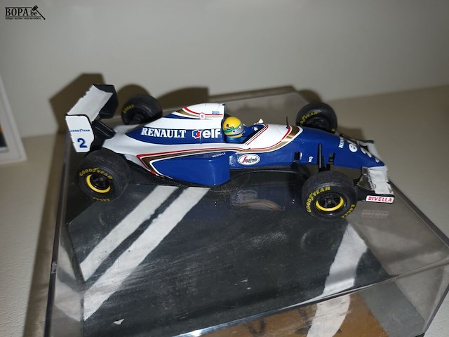 Lot 87 - schaalmodel renault ayrton senna - afbeelding 4 van  5