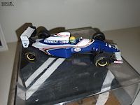 Lot 87 - schaalmodel renault ayrton senna - afbeelding 4 van  5