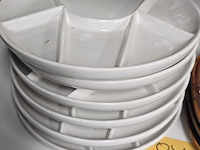 Lot 87 - vakjesborden rond wit en bruin ovaal - afbeelding 2 van  3