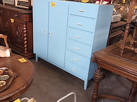 Lot 877 - retro blauwe kast - afbeelding 1 van  4