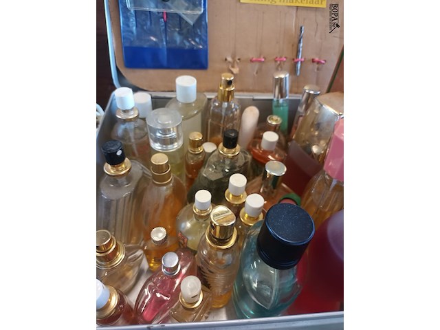 Lot 88 - aangebroken parfumflesjes. 40 stuks - afbeelding 2 van  3