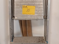 Lot 88 - aluminium trapladder - afbeelding 2 van  2