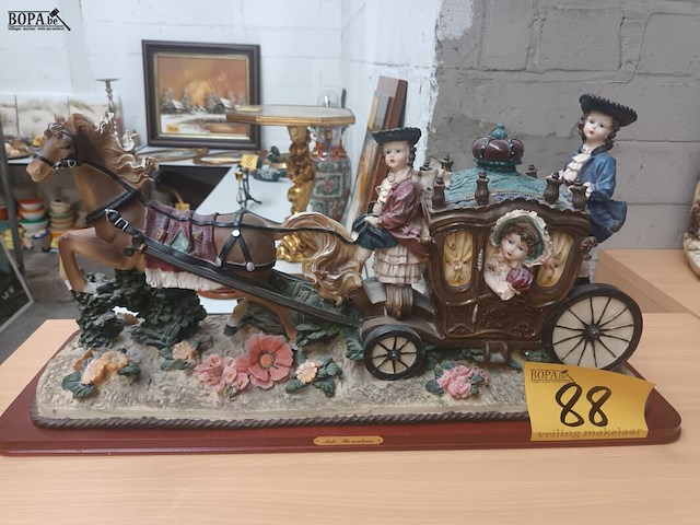 Lot 88 - beeld paard en koets - afbeelding 1 van  5
