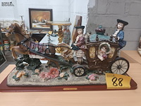 Lot 88 - beeld paard en koets - afbeelding 1 van  5