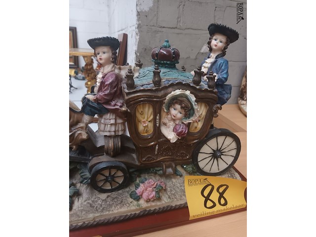 Lot 88 - beeld paard en koets - afbeelding 3 van  5