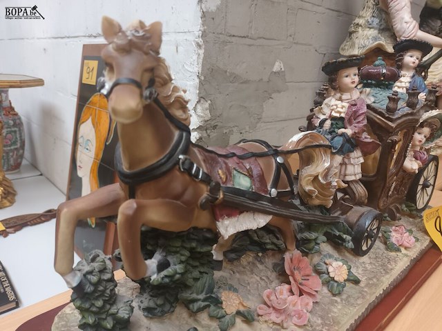 Lot 88 - beeld paard en koets - afbeelding 5 van  5