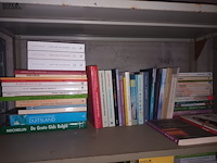 Lot 88 - boeken. 223 stuks - afbeelding 3 van  6