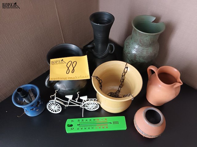 Lot 88 - decoratie. 9 stuks - afbeelding 1 van  3