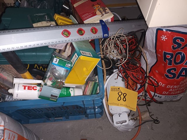 Lot 88 - divers werkmateriaal - afbeelding 1 van  6