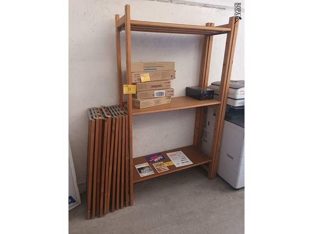 Lot 88 - houten rek. 2 stuks - afbeelding 1 van  3
