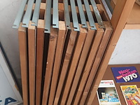 Lot 88 - houten rek. 2 stuks - afbeelding 2 van  3