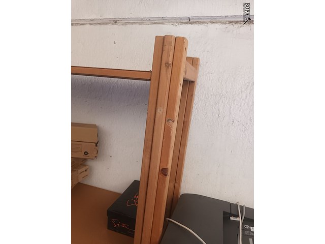 Lot 88 - houten rek. 2 stuks - afbeelding 3 van  3