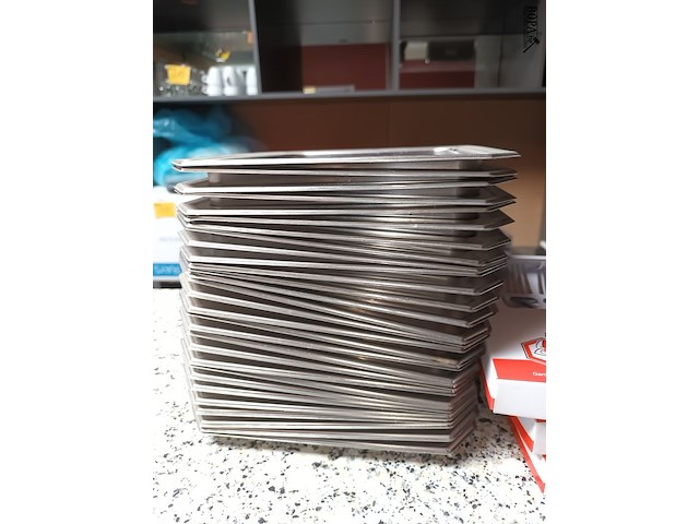 Lot 88 - inox dienbordjes en besteksets - afbeelding 4 van  4