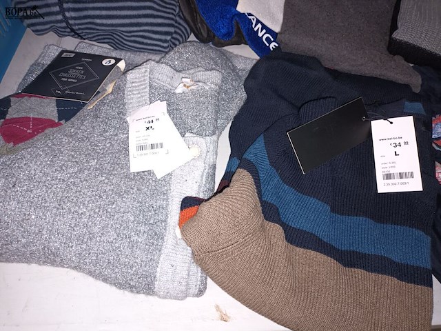 Lot 88 - kledij - afbeelding 4 van  6