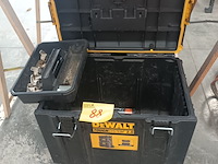 Lot 88 - materiaalkoffer dewalt met inhoud - afbeelding 1 van  6