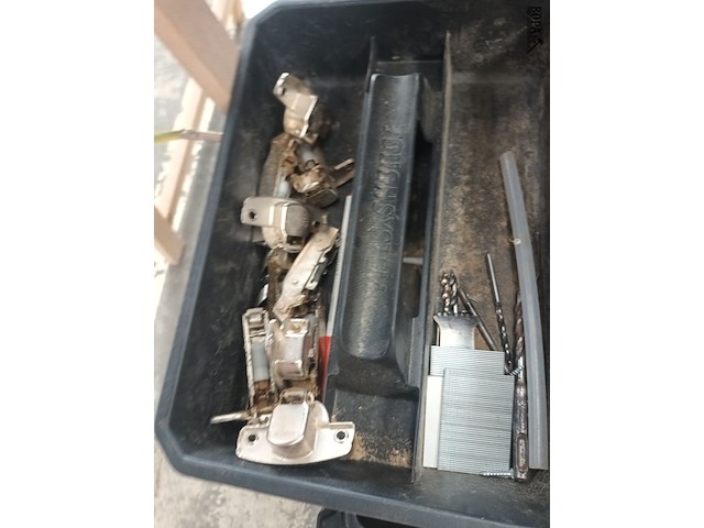 Lot 88 - materiaalkoffer dewalt met inhoud - afbeelding 5 van  6