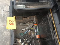 Lot 88 - materiaalkoffer dewalt met inhoud - afbeelding 6 van  6