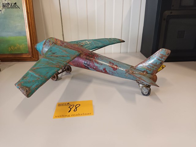 Lot 88 - metalen vliegtuig op schaal - afbeelding 3 van  5