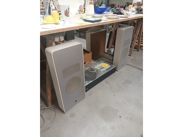 Lot 88 - muziekinstallatie braun - afbeelding 2 van  7