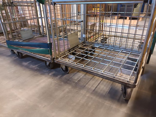 Lot 88 - rolcontainer. 2 stuks - afbeelding 2 van  3