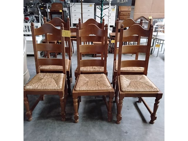 Lot 88 - set van 6 houten eetkamerstoelen met rieten zitting en hoge - afbeelding 1 van  3