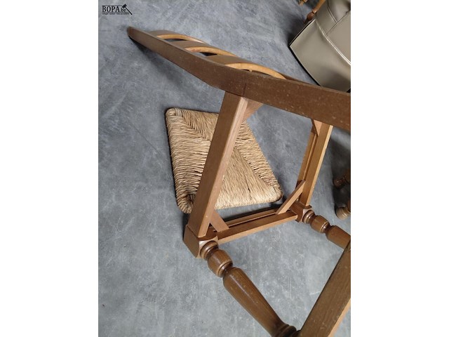 Lot 88 - set van 6 houten eetkamerstoelen met rieten zitting en hoge - afbeelding 3 van  3