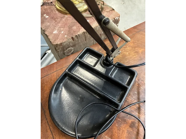 Lot 88 - verstelbare vintage bureaulamp - afbeelding 3 van  3