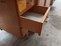 Lot 88 - vintage houten bureau - afbeelding 2 van  3