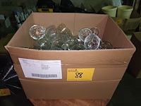 Lot 88 - wijnglazen. 1 doos - afbeelding 1 van  3