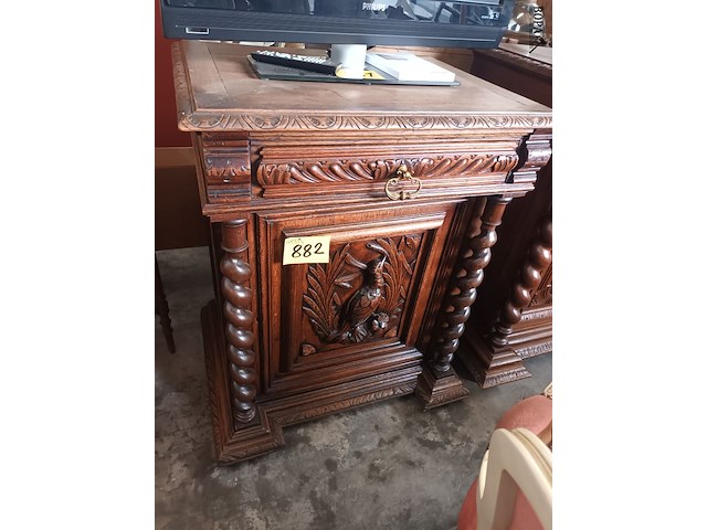 Lot 882 - antieke franse jachtkast - afbeelding 1 van  4