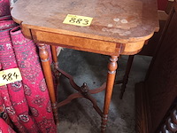 Lot 883 - muurtafeltje - afbeelding 1 van  5