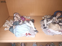 Lot 89 - beeldjes in porselein. 23 stuks - afbeelding 6 van  7