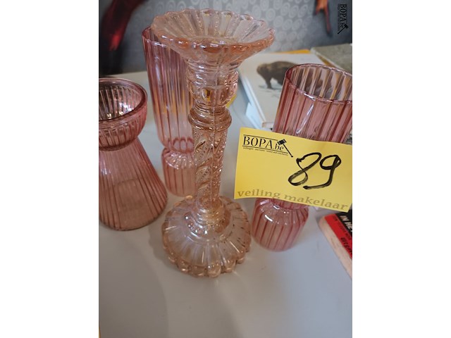 Lot 89 - glaswerk. 4 stuks - afbeelding 1 van  4