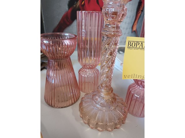 Lot 89 - glaswerk. 4 stuks - afbeelding 3 van  4