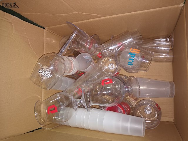 Lot 89 - herbruikbare bekers. 2 dozen - afbeelding 3 van  4