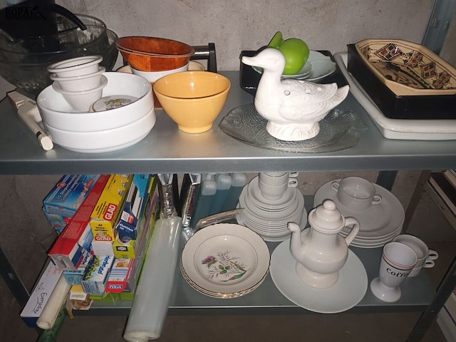 Lot 89 - keukenmateriaal en huisraad - afbeelding 4 van  5