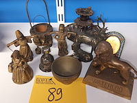 Lot 89 - koperen decoratie. 9 stuks - afbeelding 1 van  4