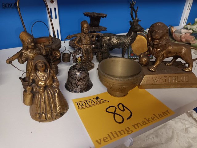 Lot 89 - koperen decoratie. 9 stuks - afbeelding 2 van  4