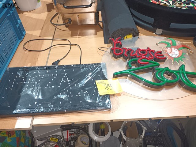 Lot 89 - licht reclame borden. 2 stuks - afbeelding 3 van  3