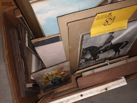 Lot 89 - lot schilderijen. 1 doos - afbeelding 2 van  4