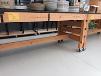 Lot 89 - mobiele houten werktafel - afbeelding 3 van  3
