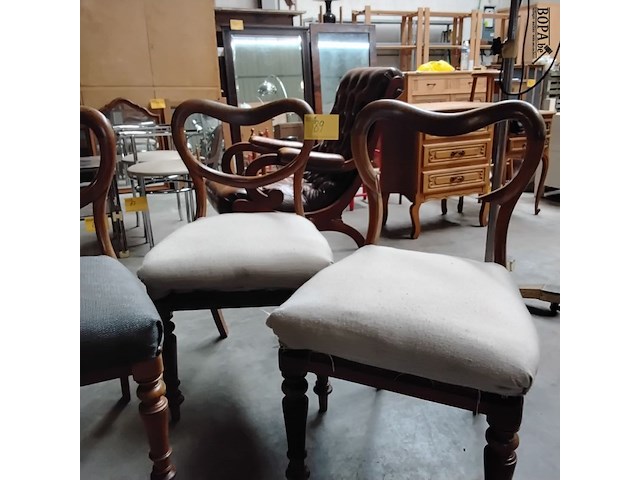 Lot 89 - set van 3 victoriaanse balloon back stoelen - te restaureren - afbeelding 3 van  3